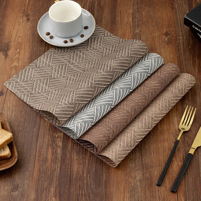 New Fashion Customized Logo Hot Christmas Resistant Placemats Woven Vinyl Non-slip Washable Place Mat Table Mats for Dinning