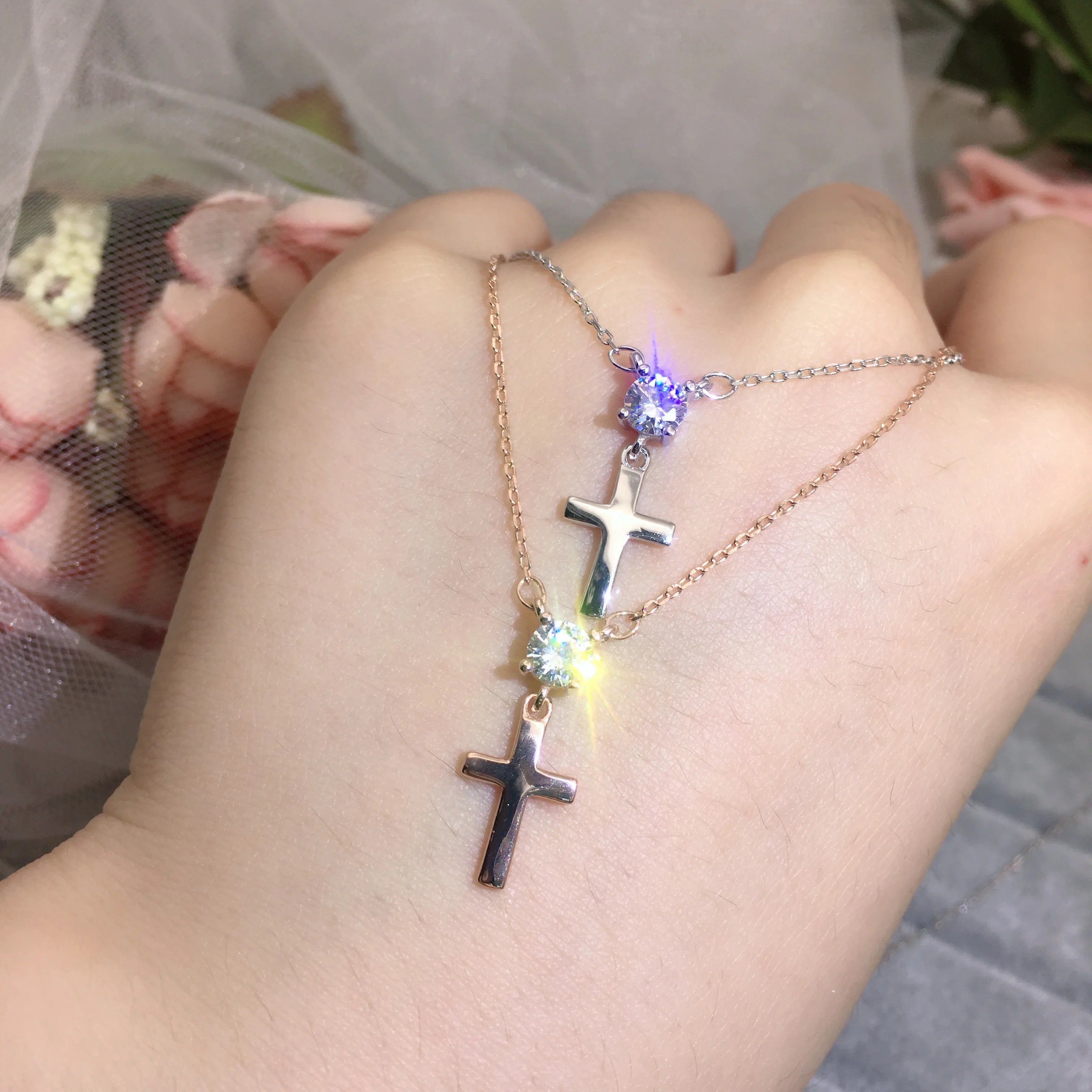 Ma Yin Fang Factory's Custom Wholesale Rhodium 925 Sterling Silver Cross Pendant Necklace Claw Setting Zircon GDTC Certified
