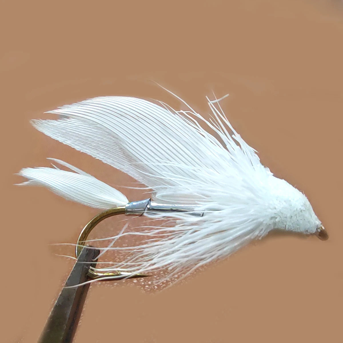 Handmade Fly Fishing Wet Flies with #10 Hook Commercial Tier Muddler Minnow in White for Saltwater Fish Marlin in River Position