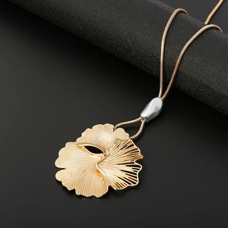 TongLing European Vintage Long Sweater Necklace Female Ginkgo Leaf Pendant Necklace for Daily Wearing