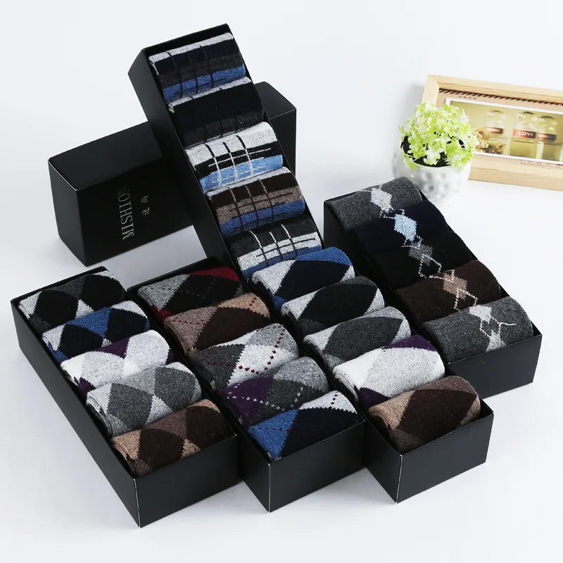 Xianghui Thick Warm Crew Type Gift Box Checkered Patterns Dark Color Wholesale Men Business Dress Socks