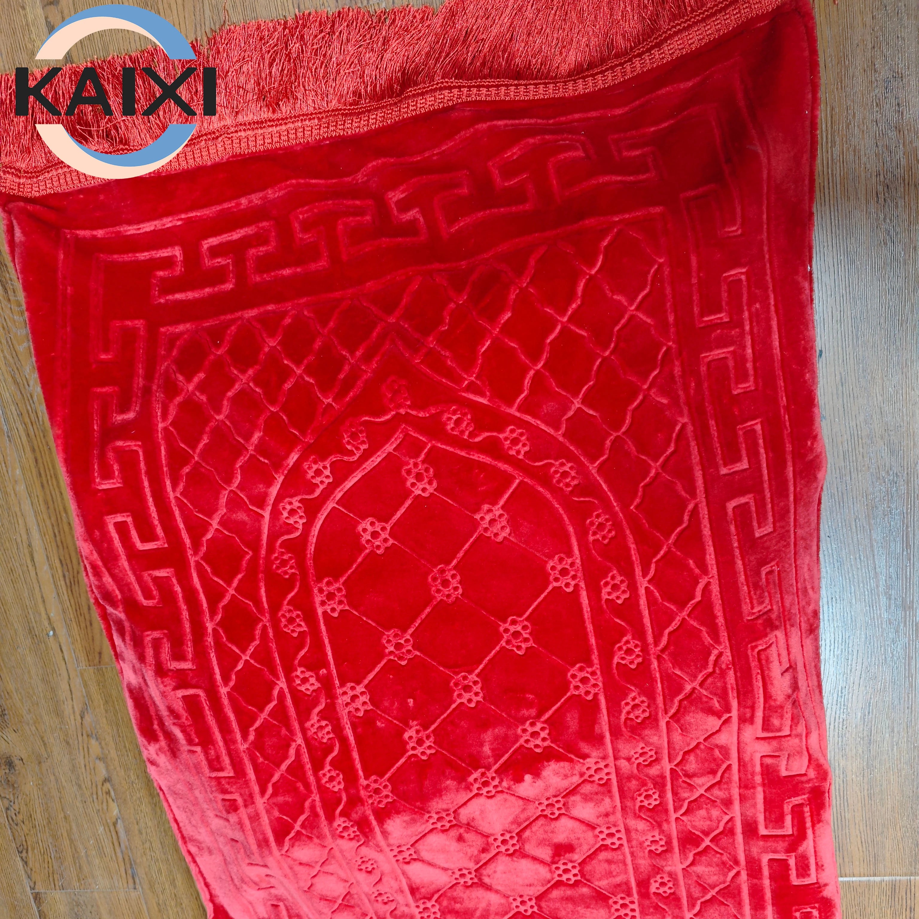 Factory Direct Foldable Travel Velvet Islamic Prayer Mat with Washable Reversible Cushioned FoamHome Use by Muslim
