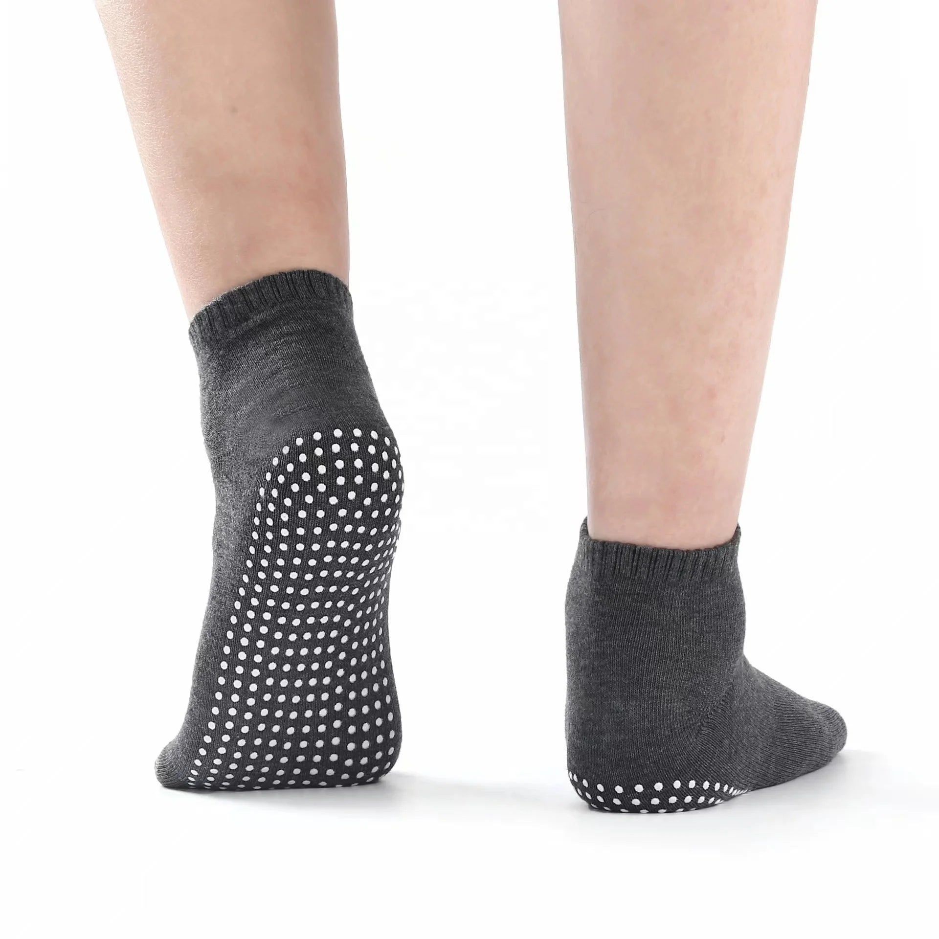 Wholesale Men's 100% Cotton Yoga Socks No Slip Low Cut Antiskid Ankle Sport Socks with Logo on Cuff