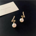 AA00332 Hot Seller Rhinestone Twisted Pearl Earrings Minimalist Cute Wholesale Jewelry