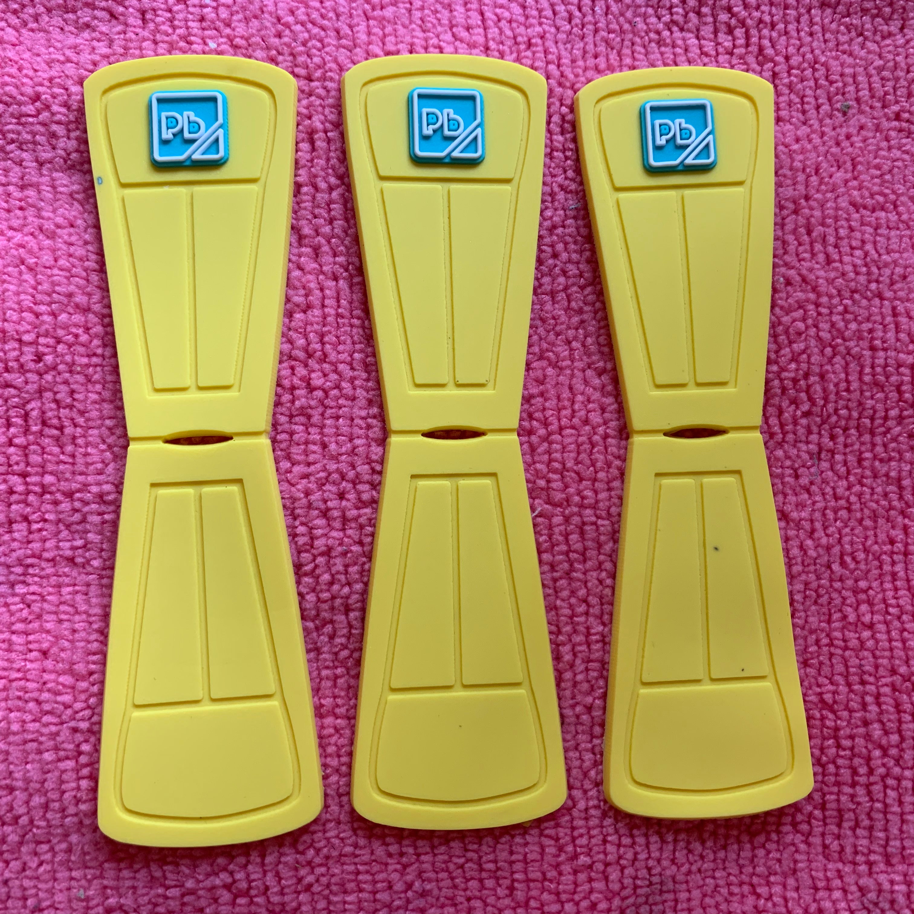 Stitching on Folded Rubber Label for Bandcenter Fold Silicone Rubber Label for Ribbons