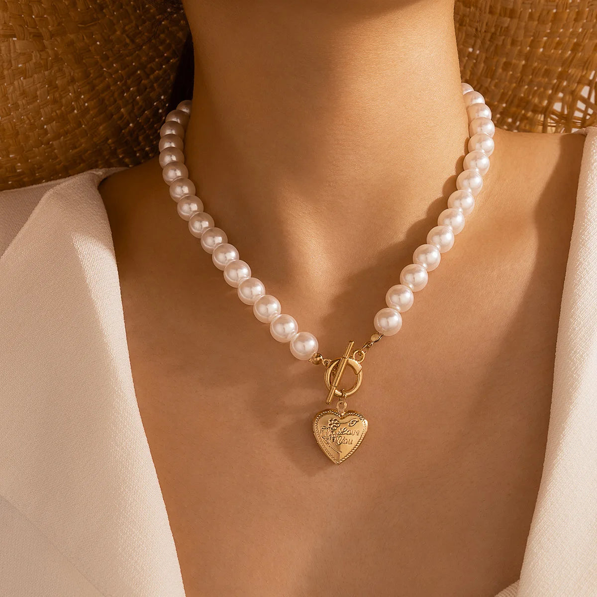 Luxury Geometric Heart Clavicle Chain Necklace Pearl Choker Stitching Necklace Heart Pendant Necklace for Women