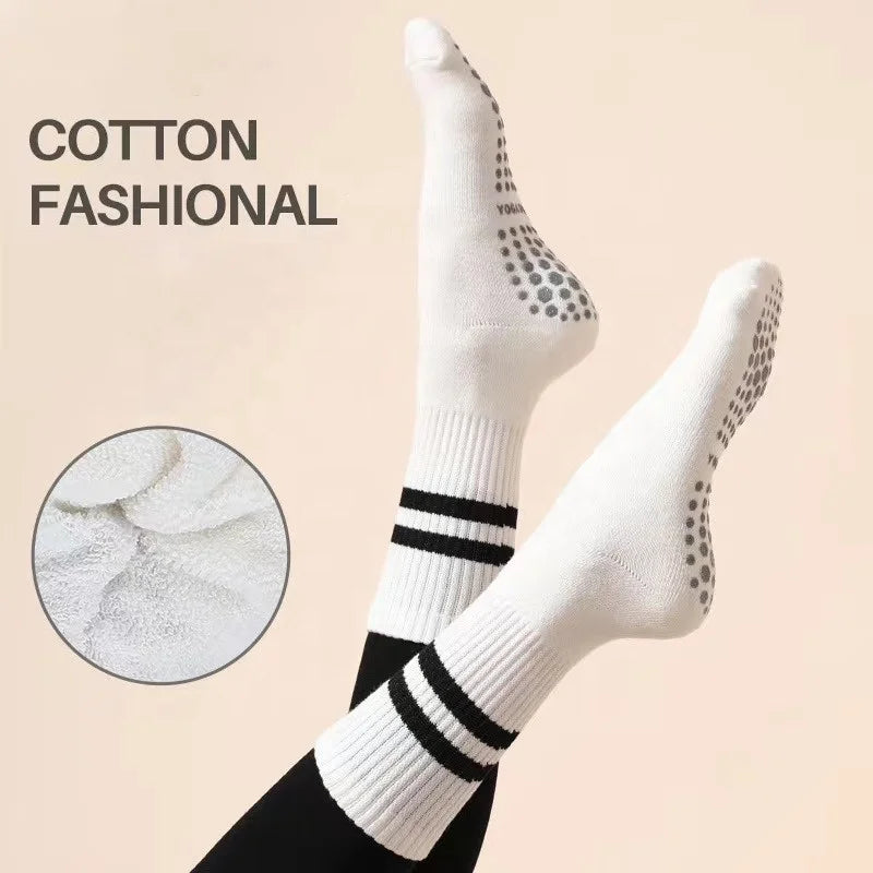 Custom Ins Pilates Soccer Yoga Breathable Women Non-Slip Cotton Grip Socks Medium Tube Thick Solid Terry High-Crew Winter