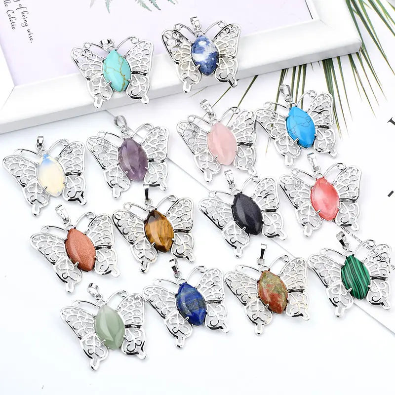 Exquisite Jewelry Gem Butterfly Pendant Hand Carved Natural Stone Butterfly Pendant Necklace