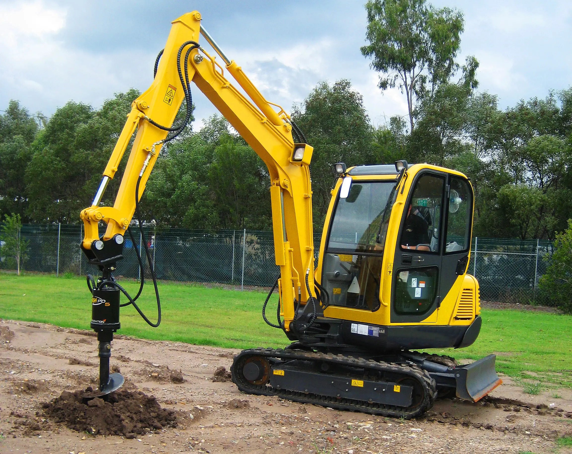 Zhongju Free Shipping 6-40 Ton Portable Excavator Hole Drilling Machine 30-180cm Borehole Diameter 3-9m Depth Engine Bearing