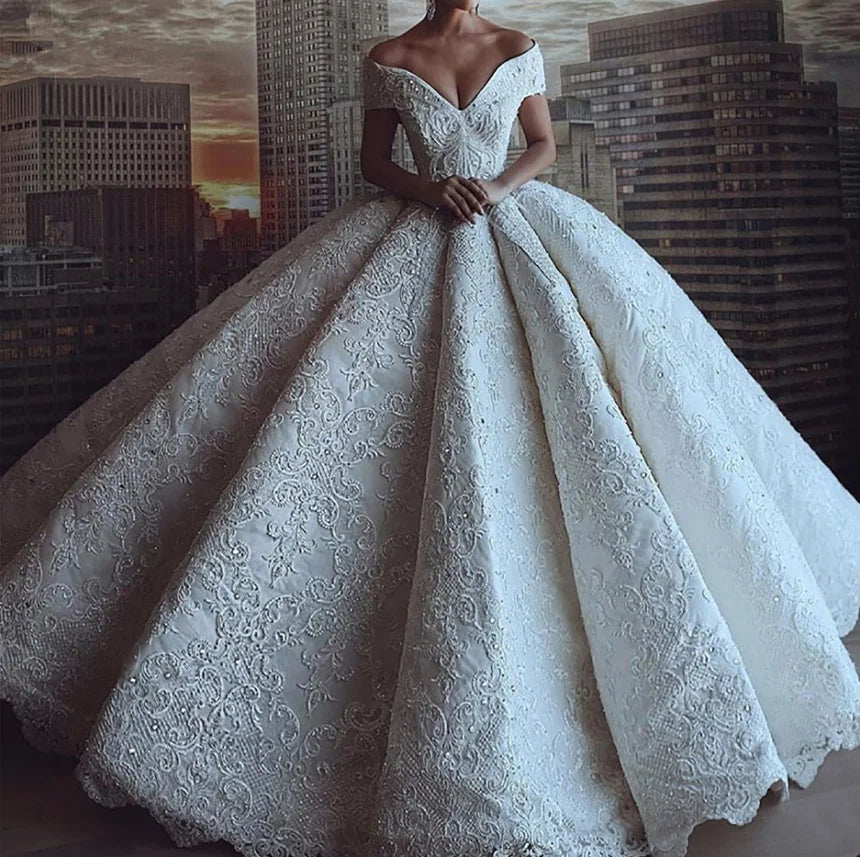 2024 Simple White Embroidered Lace Wedding Dress One Line Shoulder Bridal Dress Temperament Mid-waist Lace-up Wedding Dress