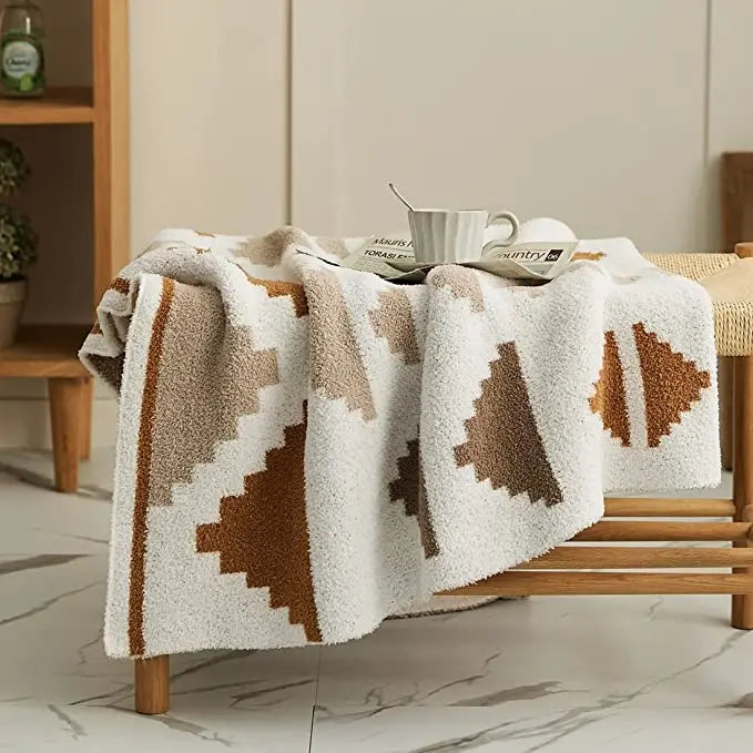 2023 New Soft Wholesale Fluffy and Lightweight Super Soft Blanket Knit Throw Blanket for Couch Warm Cozy Fuzzy Blankets W5229