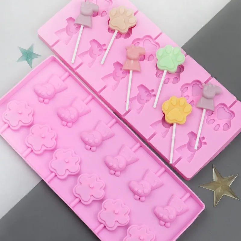 Hot Selling 12 Chain Cat Claw Pig Lollipop Silicone Mold Without Stick Cake Baking Shape Mold