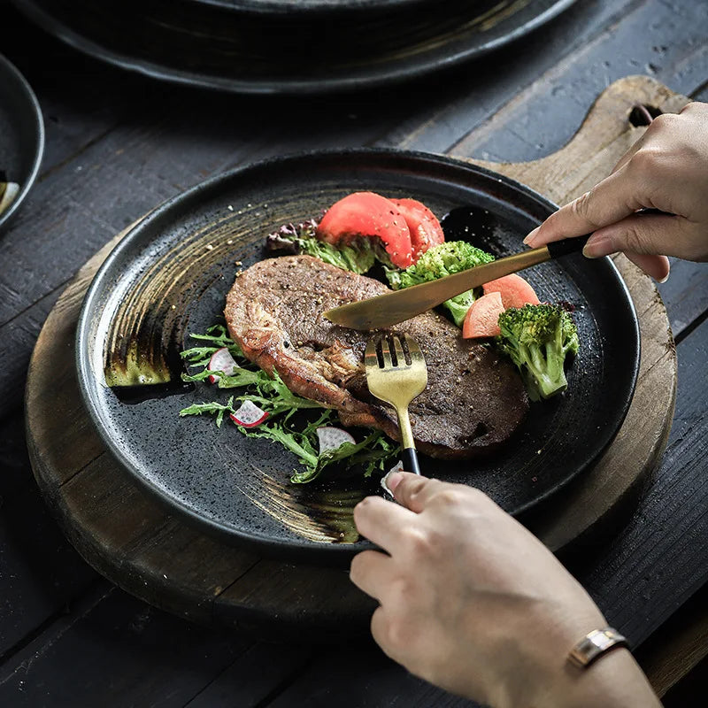 Custom Logo Round Ceramic Flat Steak Plate Nordic Luxury Pasta Dinner Plates Matte Black Porcelain Plates Set