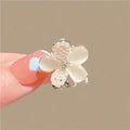 GT Small Flower Clip Headdress Metal Claw Pearl Daisy Cute Claw Clip for Girls