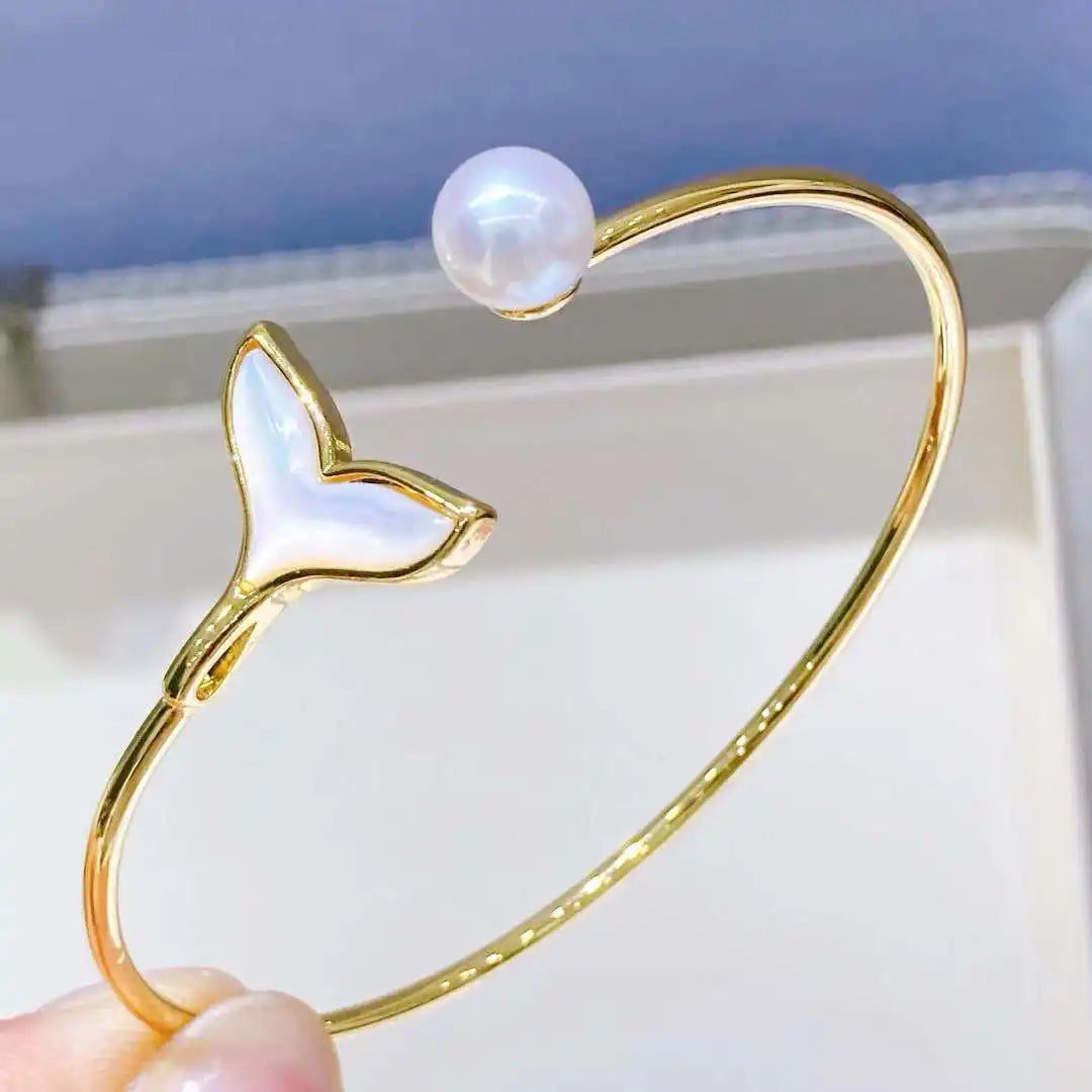 Natural High Quality Butterfly Shell Inlaid Fish Tail Bracelet 8-9mm Freshwater Round Pearl Cuff Fashionable Fish Tail Design