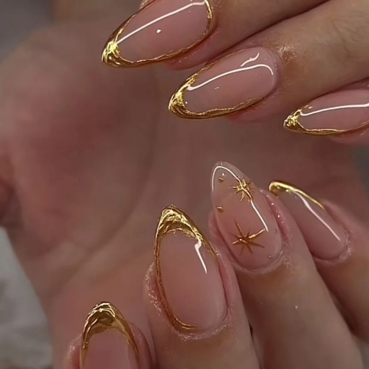 Wholesale Dropshipping 3885 Short Almond Nails with 3D Gold Foil False Nails Press on Nails Artificial Fingernails Customize