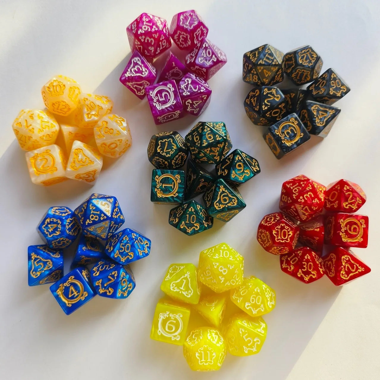 Custom New Style Acrylic Clouds Dragon Pattern Plastic Dice Set D20 Polyhedral for DND RPG Dungeons and Dragon Board Games