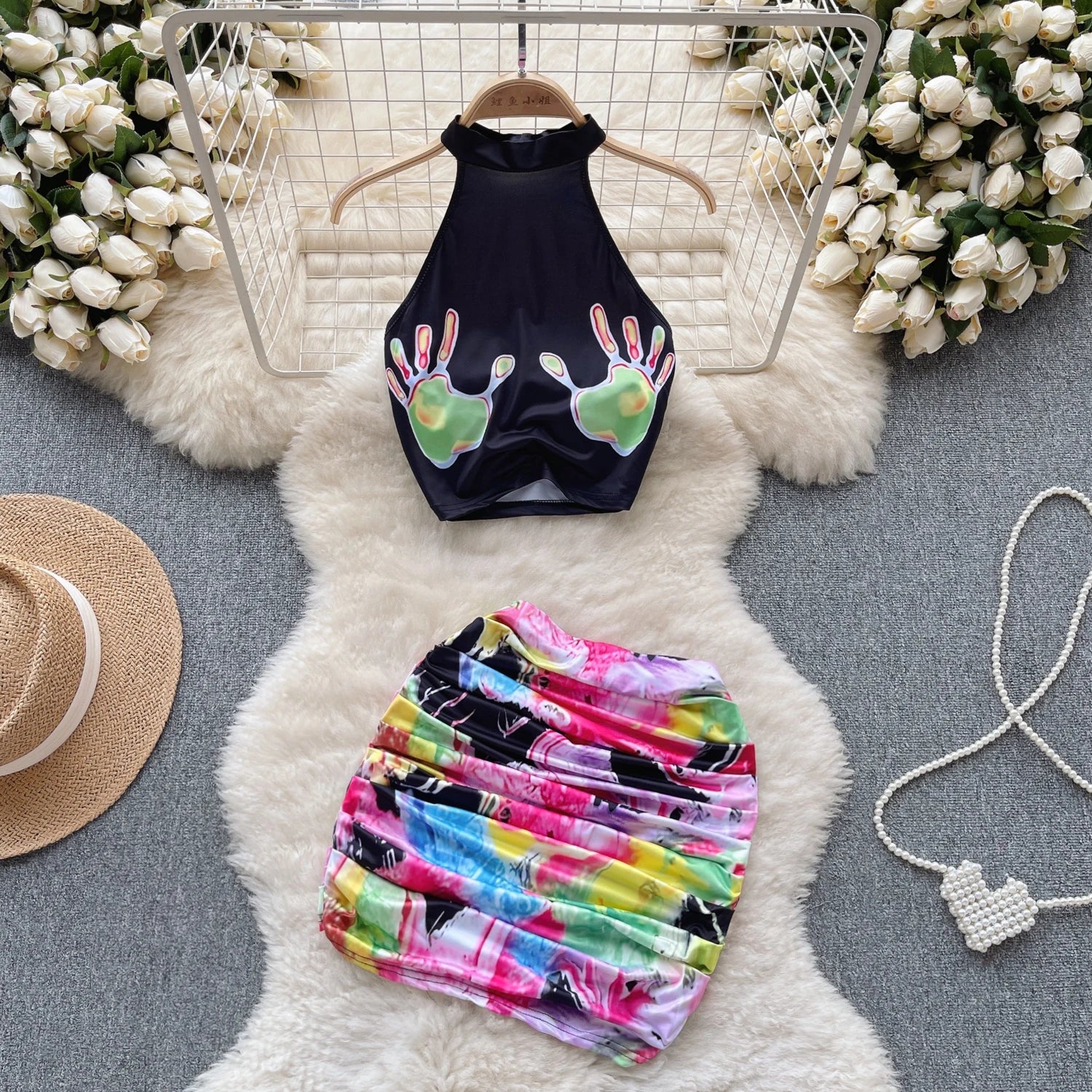 Fashion Suit Women Sleeveless Hanging Neck Printed Top Pleated Hip Skirt Two Pieces