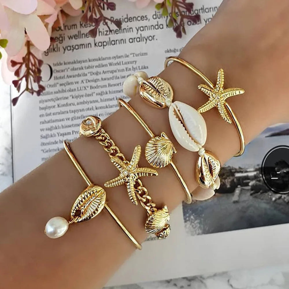 SC Hot Selling Summer Beach White Shell Bracelets Luxury Gold Plated Starfish Bracelets Elegant 5pcs Pearl Bracelets for Women