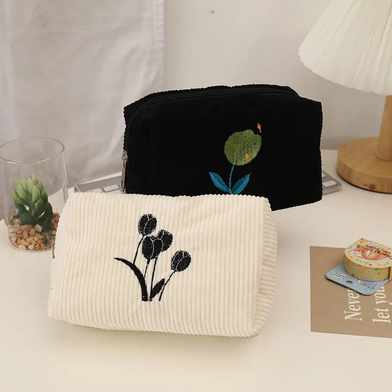 Portable Women's Storage Cosmetic Pouch Large Capacity Cotton Linen Embroidered Flowers Makeup Bag