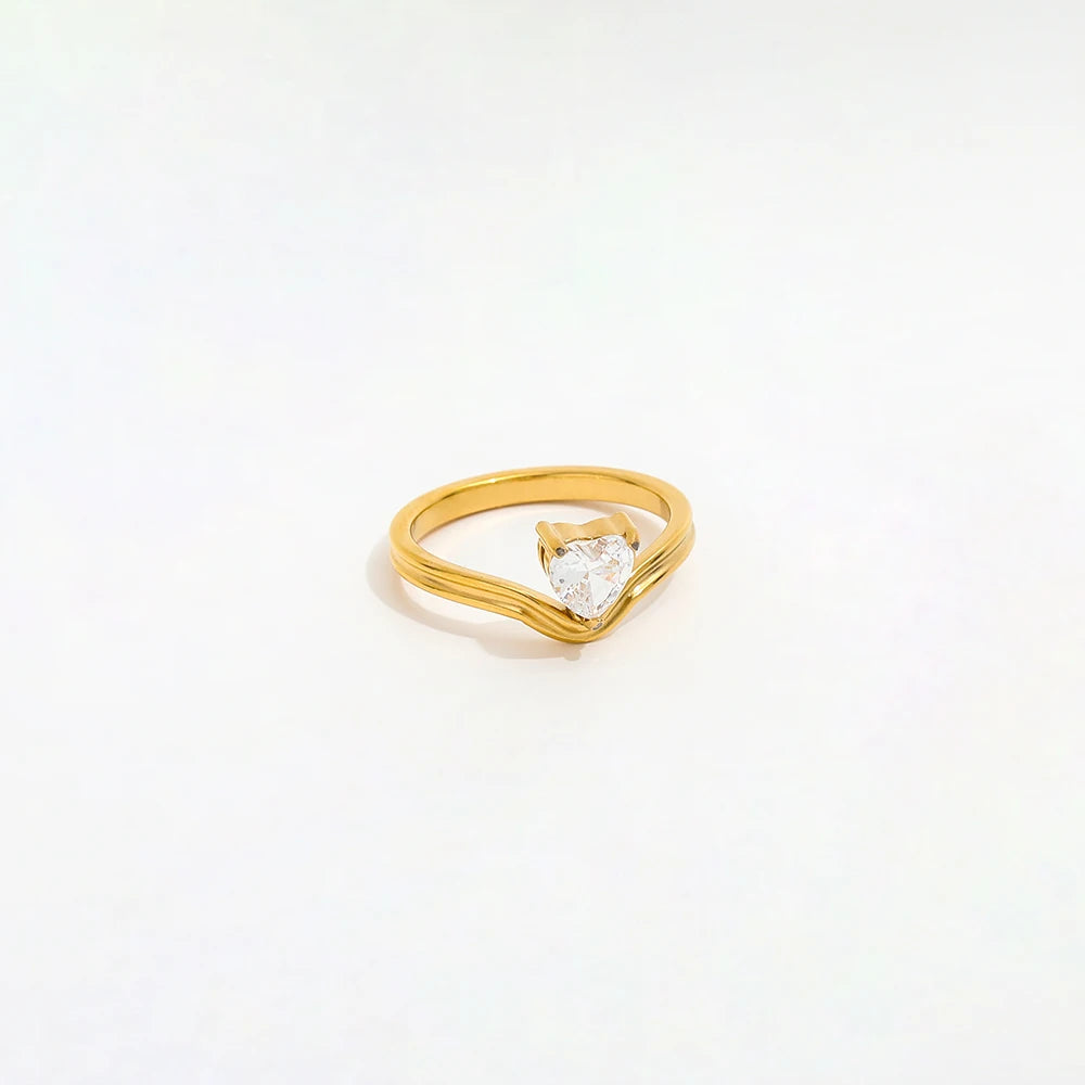 Fenny 18K Gold Plated Wholesale No Fade Romantic Love Heart Zirconia Arrow Stainless Steel Finger Ring Trend for Women