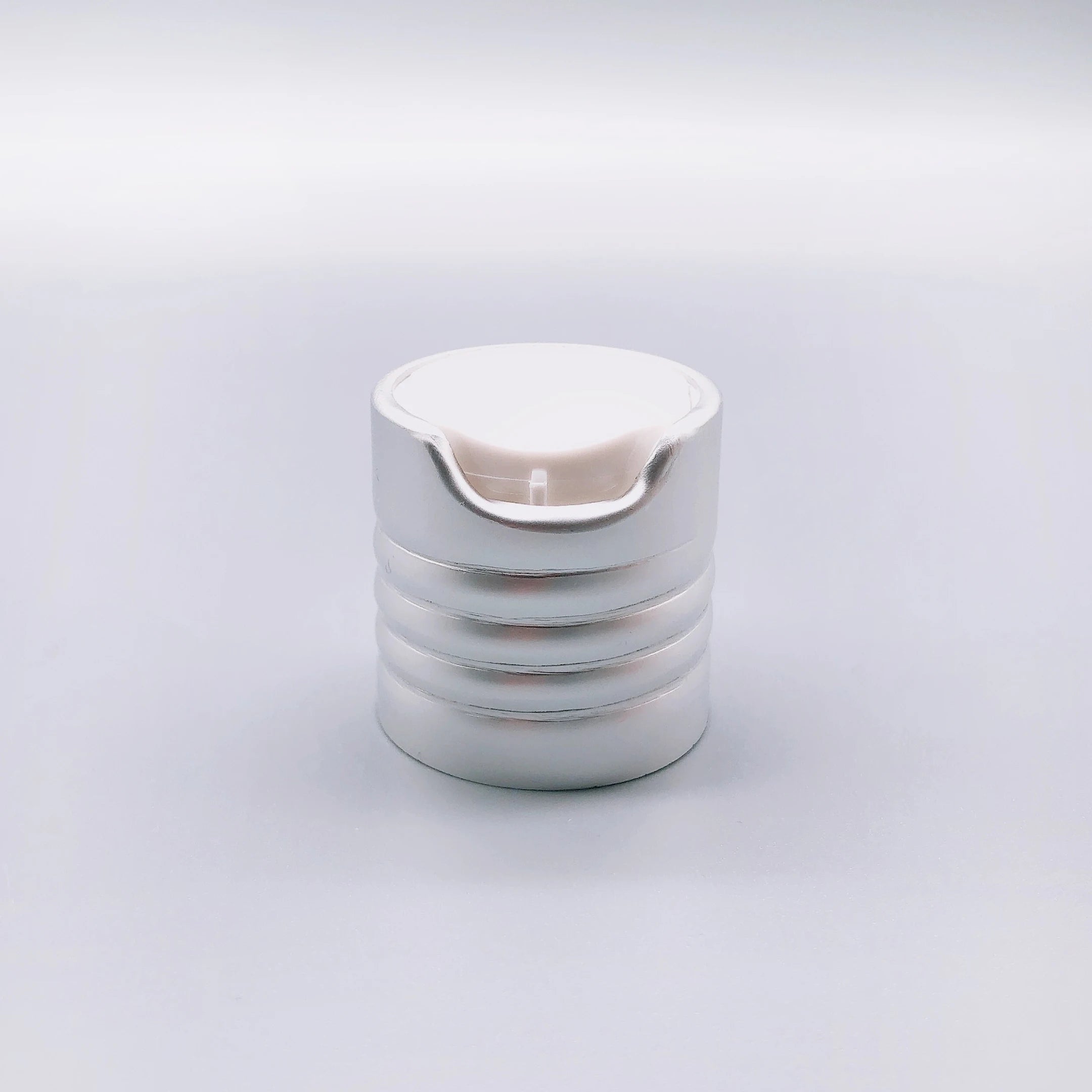 Free Samples Hot Sale Screw-on Silvery Metalized Disc Top Cap Aluminum Disc Top Caps Disc Top Cap