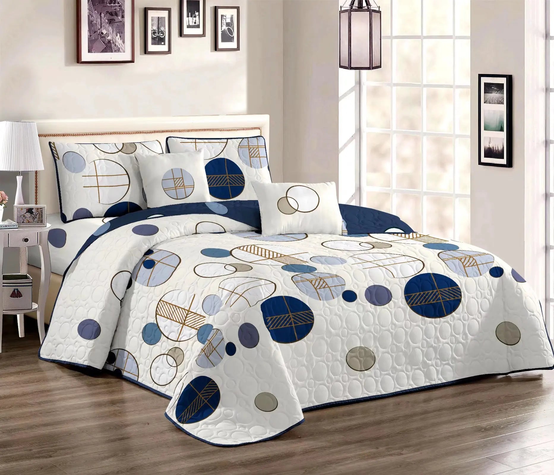 2022 New Style Floral Pattern Microfiber Crocheted Chenille Hospital Bedspread 3-Piece Quilt Set for Double Beds for Home Use