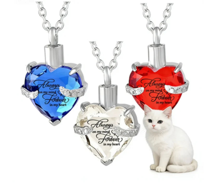 Pet Memorial Necklace - a Commemorative Item That Can Hold the Pet's Ashes