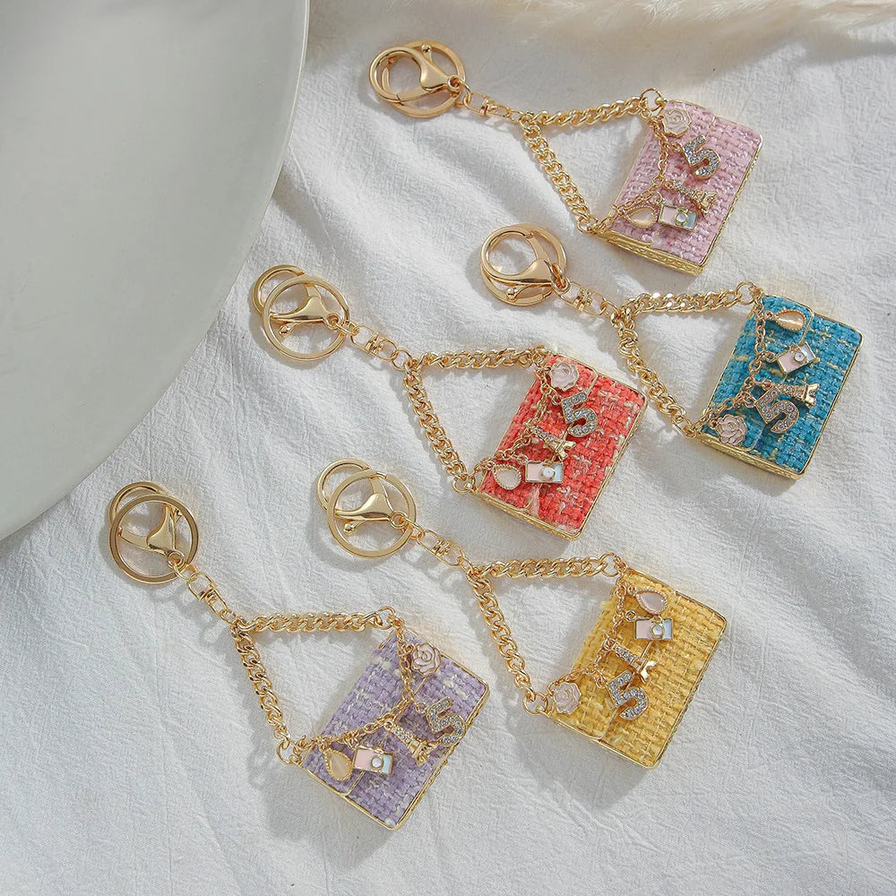 Cute Keychain Fashion Rhinestone Keyring Geometric Key Chain Trendy Bag Pendant Charms for Women Gifts Accessories