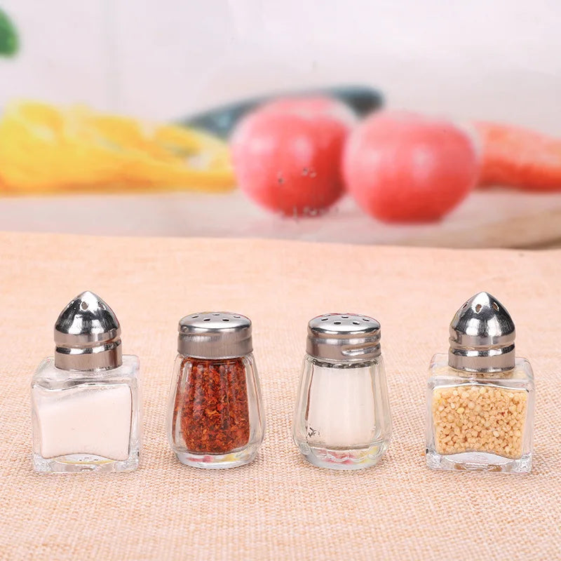 Jiuyi  Small Glass Seasoning Jar with Hole Outdoor Barbecue Mini Pepper Chili Salt Garlic Spice Bottle for Kitchen BBQ