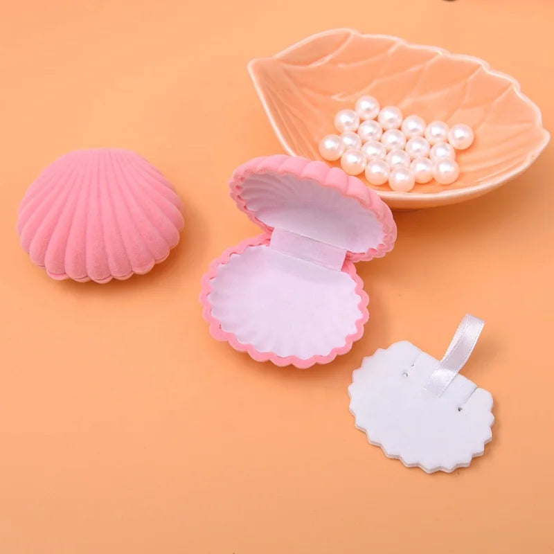 Pink Velvet Clam Jewelry Necklace Box Elegant Mussel Pendant Gift and Wedding Engagement Ring Case