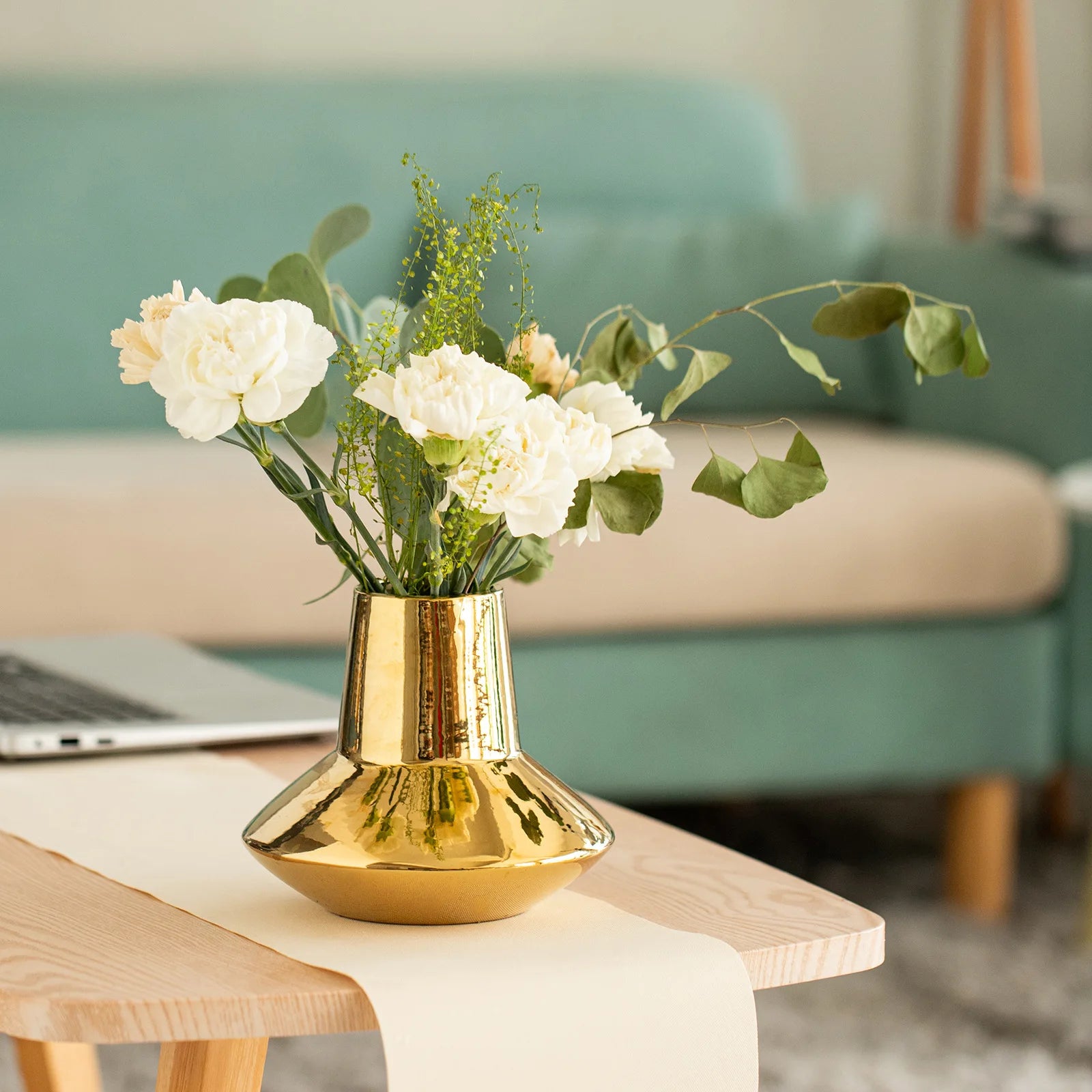High-End European-Style Ceramic Tabletop Vase Luxury Medieval Hydroponic Soft Decorations Cross-Border Ornament Luxury