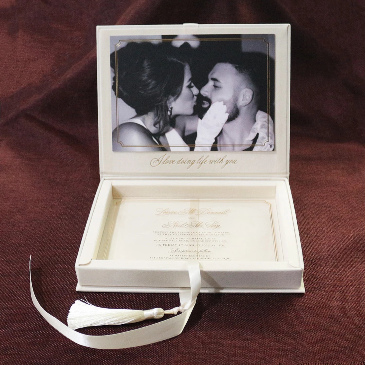 Luxury Custom Hardcover Ivory Velvet Box Invitation with Photo Printing Gold Foil Clear Acrylic Ribbon Tassel White Envelope
