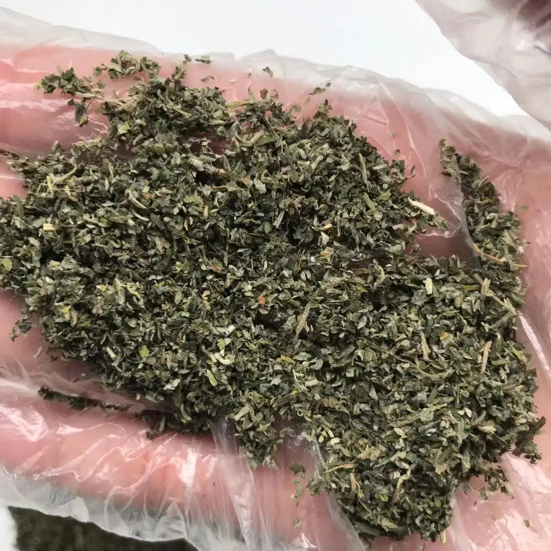 YHC15 Wholesale 20 Mesh Coarse Catnip Powder Fresh Dried Herb Raw Ad-Dried Cat Grass Leaves 20 Mesh Broken Catnip for Cats