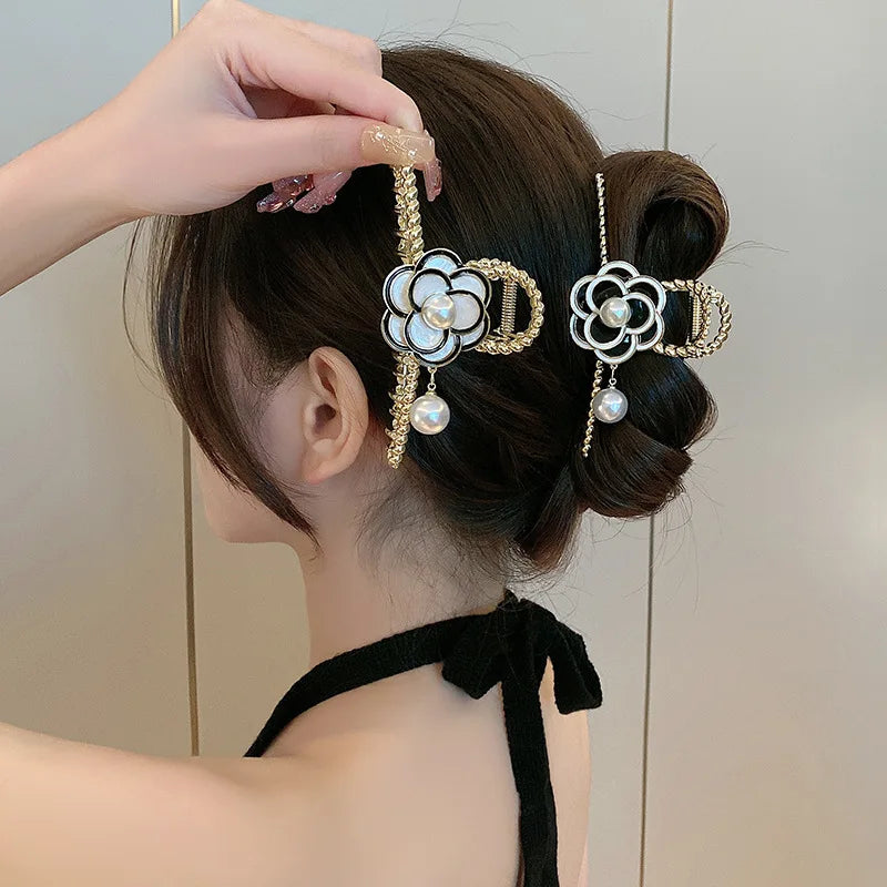 Vintage Camellia Metal Hair Clamp Elegant Luxury Pearl Flower Hair Claw Clip Gold Plated Seamless Alloy Hair Shark Claw For Girl