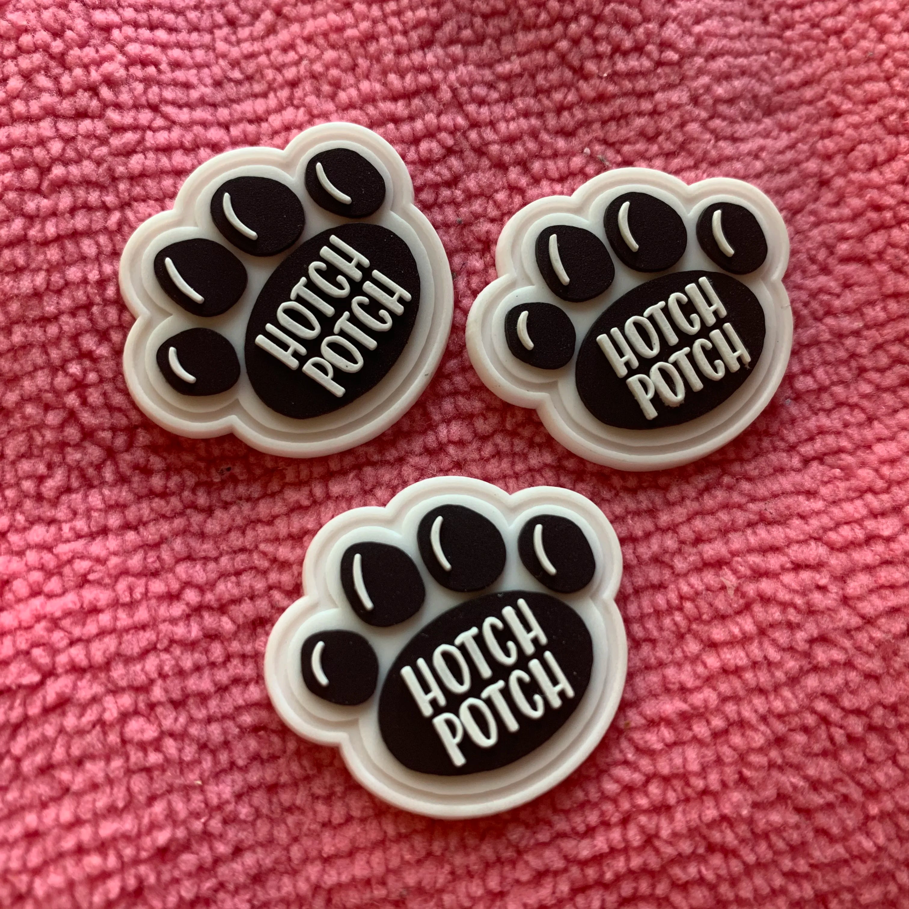 Paw logo Sewing on Shoes Rubber Labelpaw Shape PVC logo Label for Garment