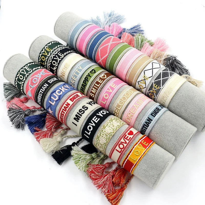 New Arrivals Women Handmade Heart Braided Bracelet Custom Letter Friendship Woven Bracelet