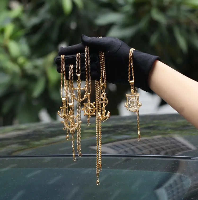 Hiphop Zircon Sweater Chain Accessory Necklace for Women and Women Simple Style Gemstone Hollow Necklace for Girl Gift