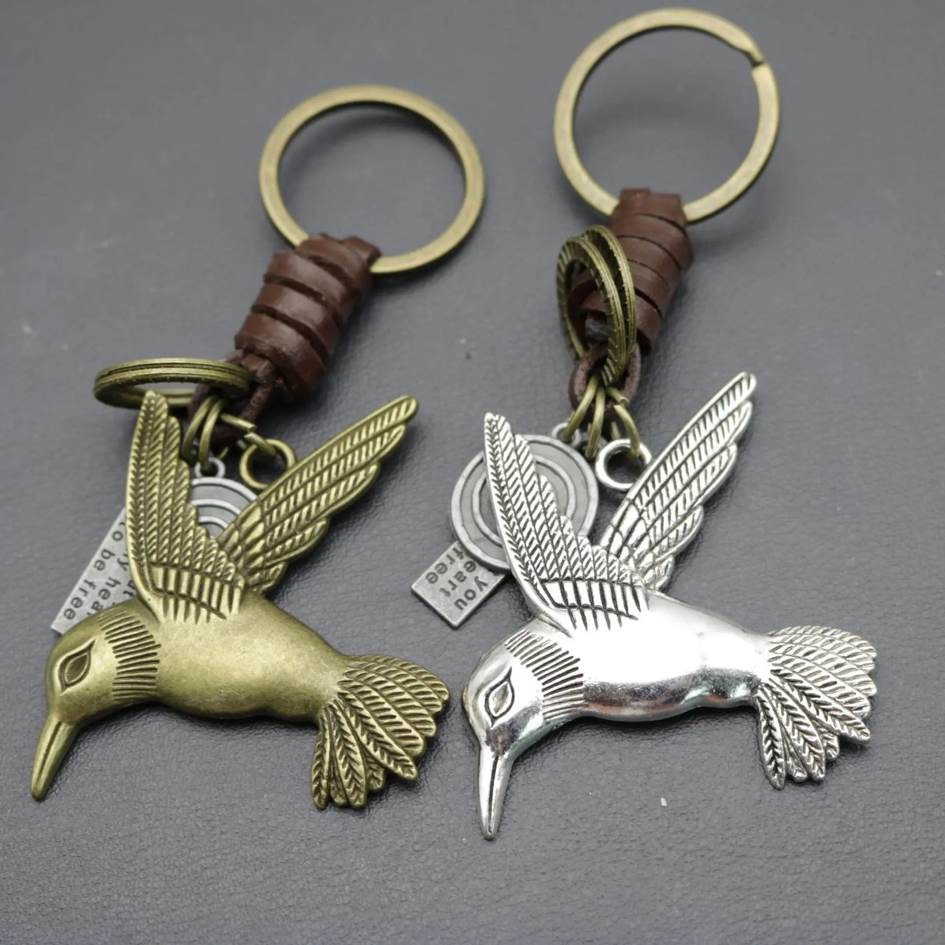 Men's Retro Woven Cowhide Keychain Creative Alloy Bird Design Light Bronze Eco-Friendly Metal Keychain