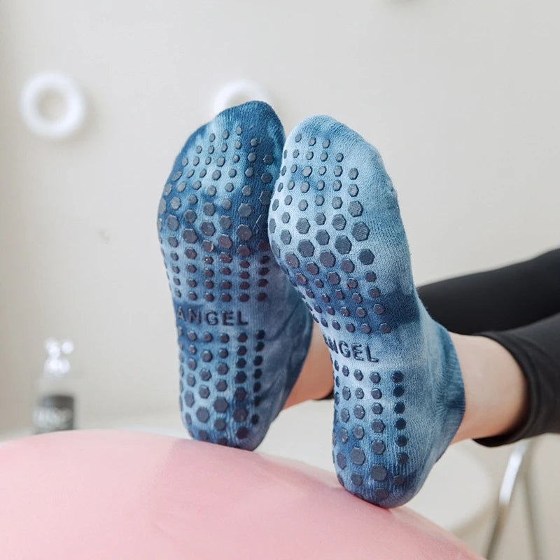 Hot Selling New Fashion Candy Color Quality Cotton Bandhnu Athletic Yoga Grip Socks Women Running Gym Pilates Tie Dye Ankle Sock