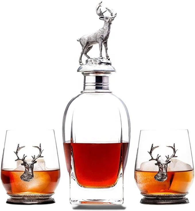 3D Elk Pattern Lead-free Glass 24oz Whisky Bottle with Glass Tumbler for Bar Party Glass Cup