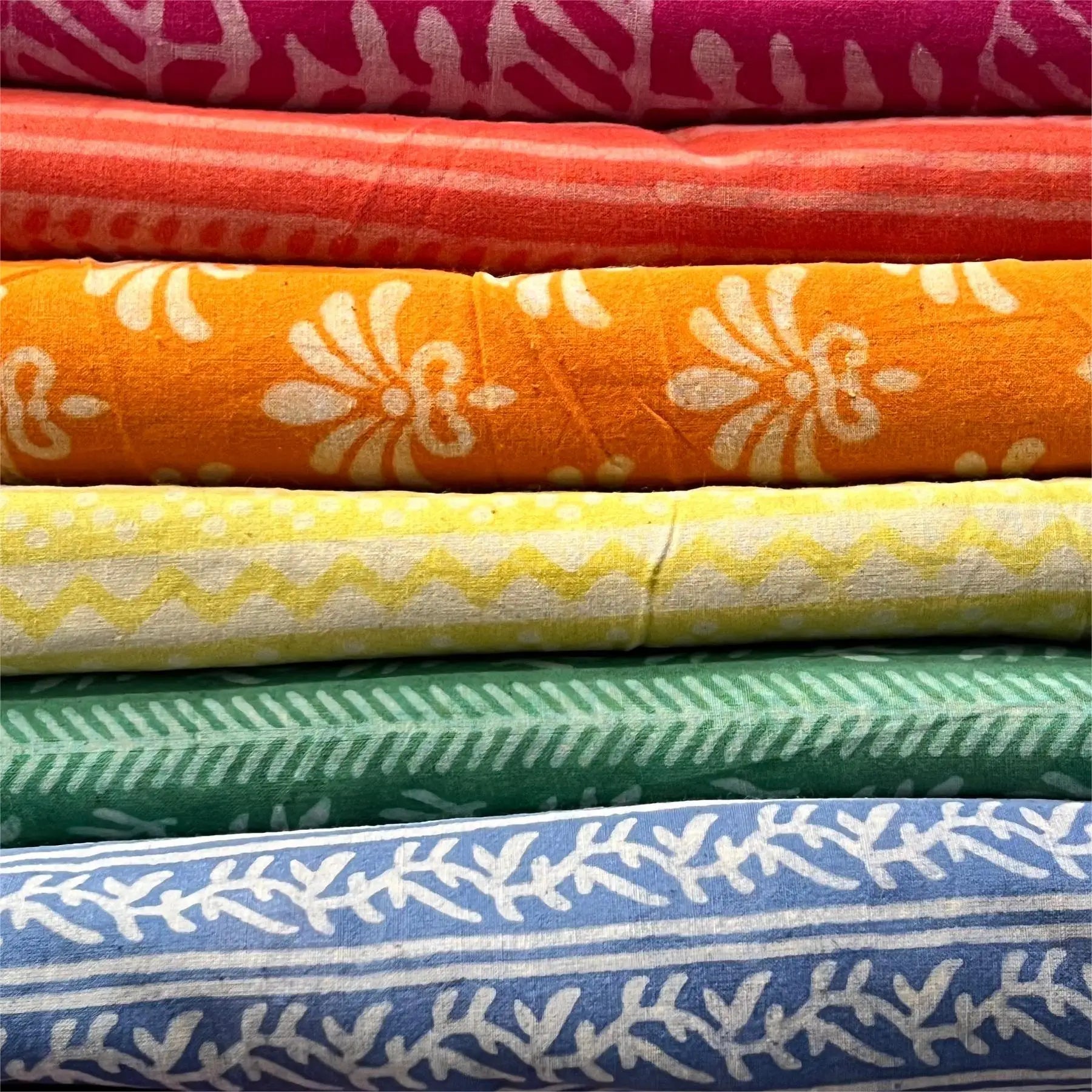 Mix Bag of Indian Floral Printed 100% Pure Cotton Cloth Mix and Match Fabric for Women's Clothing Curtains Pillows Cushions Bags