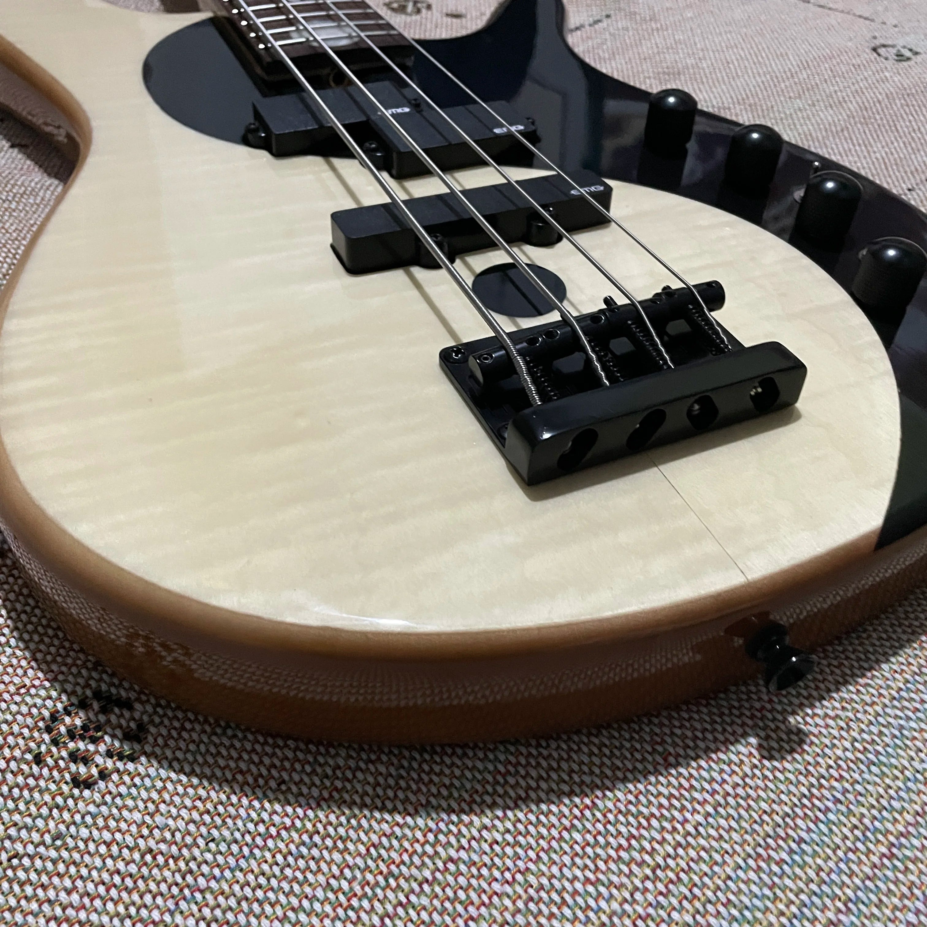 Yin and Yang 4 Strings Electric Bass Guitar Rosewood Fingerboard Black Hardware