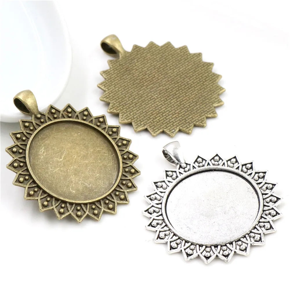 30mm Inner Size Antique Bronze and Silver Plated Colors Flower Fashion Cabochon Base Setting Charms Pendant Blanks Tray
