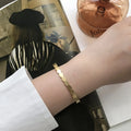 Moge Pulsera Wholesale Women's Brushed C Shaped 316L Stainless Steel Gold Plated Open Cuff Bracelets & Bangles