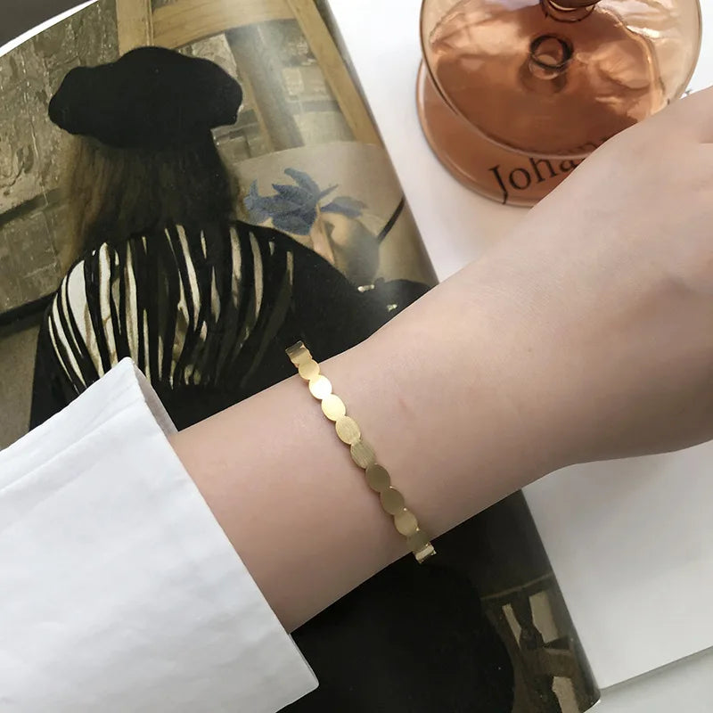 Moge Pulsera Wholesale Women's Brushed C Shaped 316L Stainless Steel Gold Plated Open Cuff Bracelets & Bangles