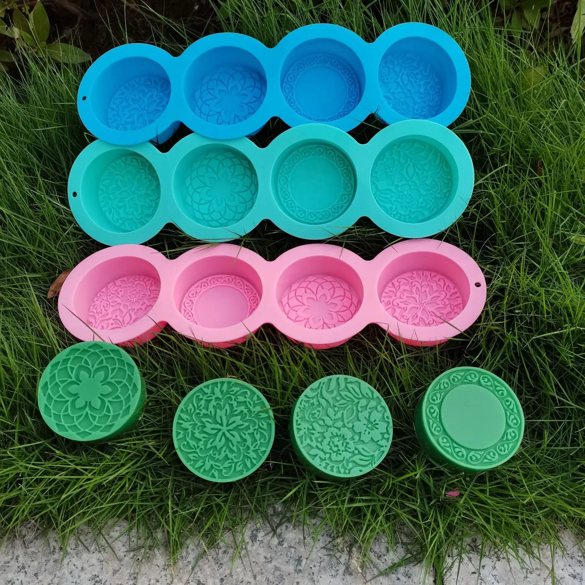Handmade Round Silicone Soap Molds Saffron Flowers Design for Making Homemade Soaps OEM/ODM Welcome