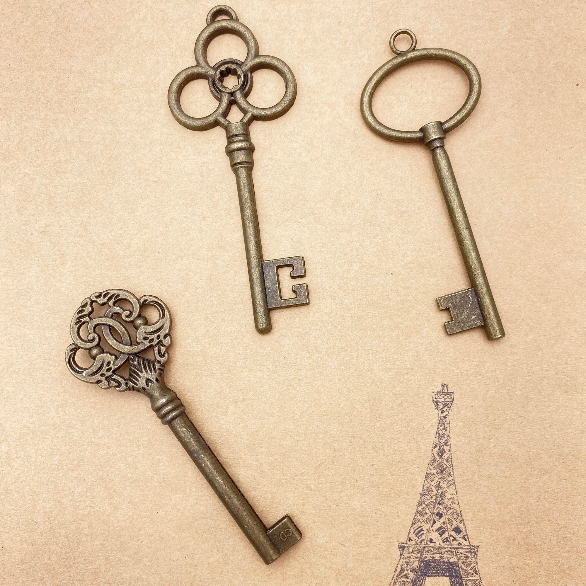 Mixed Vintage Metal Lock Key Chain Skeleton Key Set for DIY Jewelry Christmas Tree Decoration and Ornament