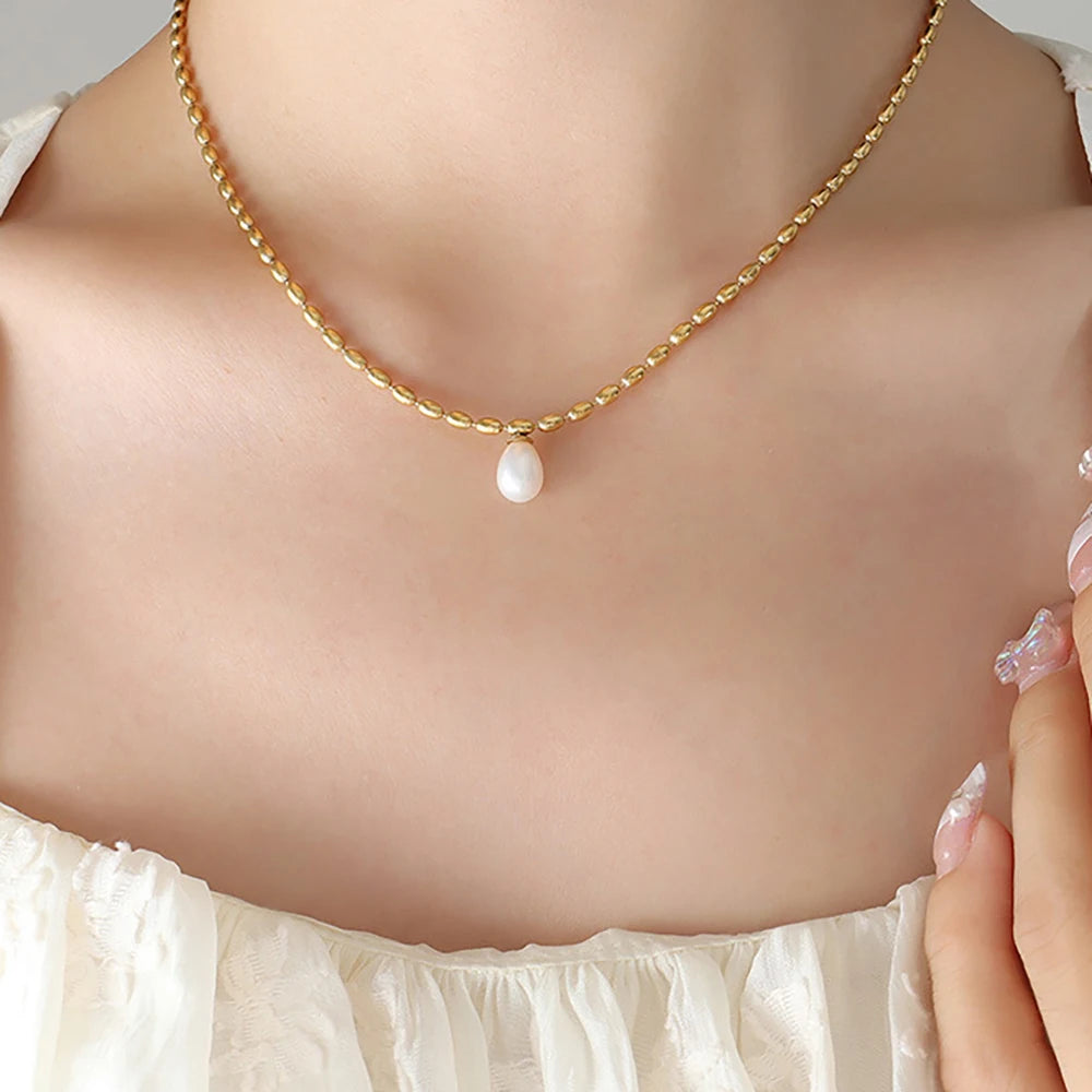 2022 New Minimalist and Exquisite All-match Freshwater Pearl Pendant Baroque Necklace Niche Design Collarbone Chain for Girls