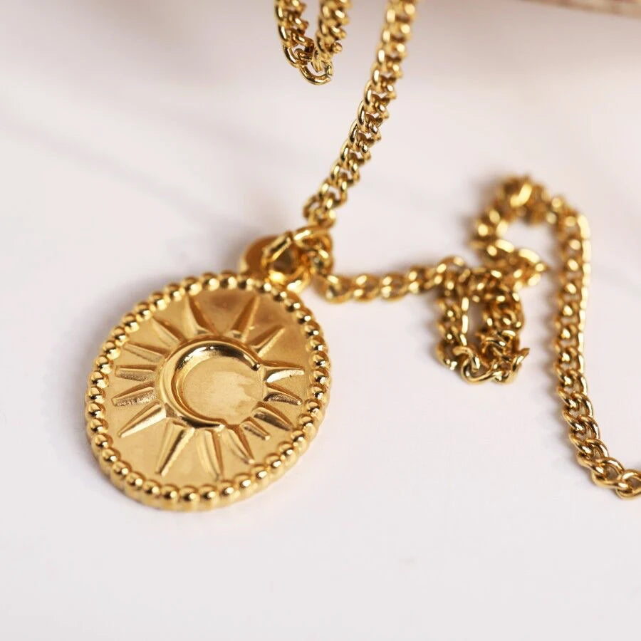 Vintage Tarnish Free 18K Gold Plated Stainless Steel Jewelry Oval Pendant Moon Sun Necklace Irregular Choker Necklace Women